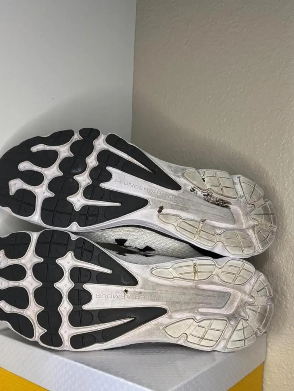 Under Armour Charged Gemini Running Shoes Men's Size 14 White Black Sneakers